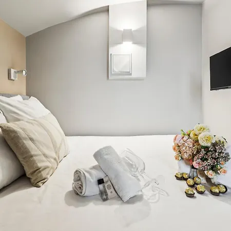 Lavie Maison Face Palais Royal Apartment Paris